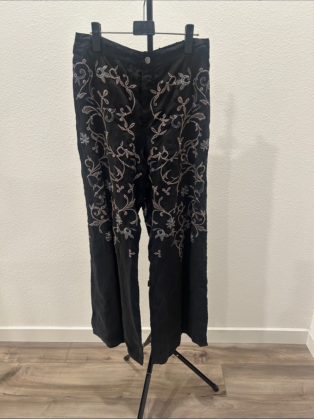 Johnny Was Biya Black Embroidered Wide Leg Pants 100% Cupra Rayon Silky NWOT